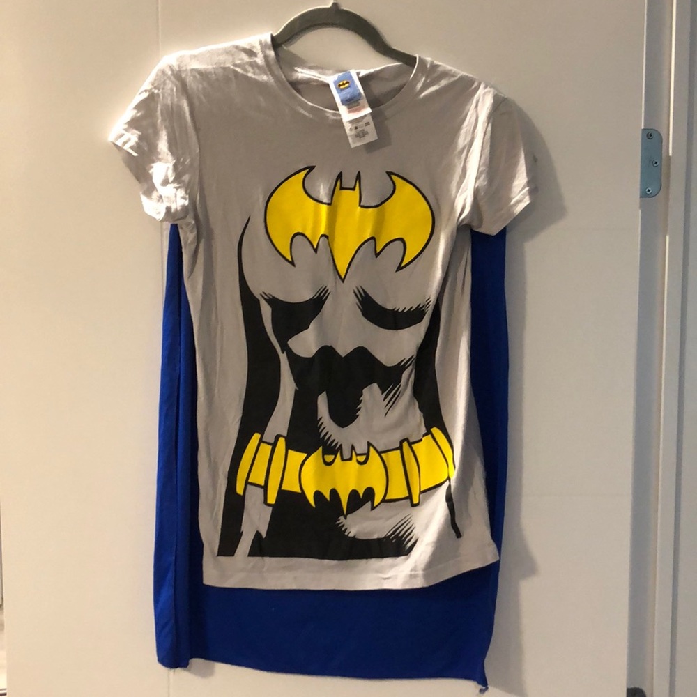 Bat woman t-shirt with cape. Size L